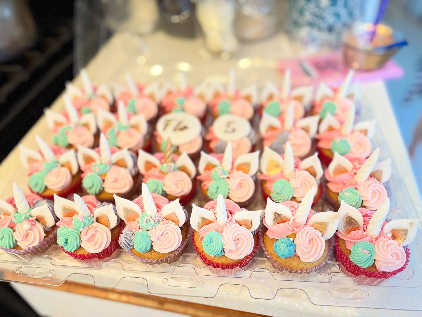 H Bakes & Canapes - CUPCAKES - 543 6445 - Image 2