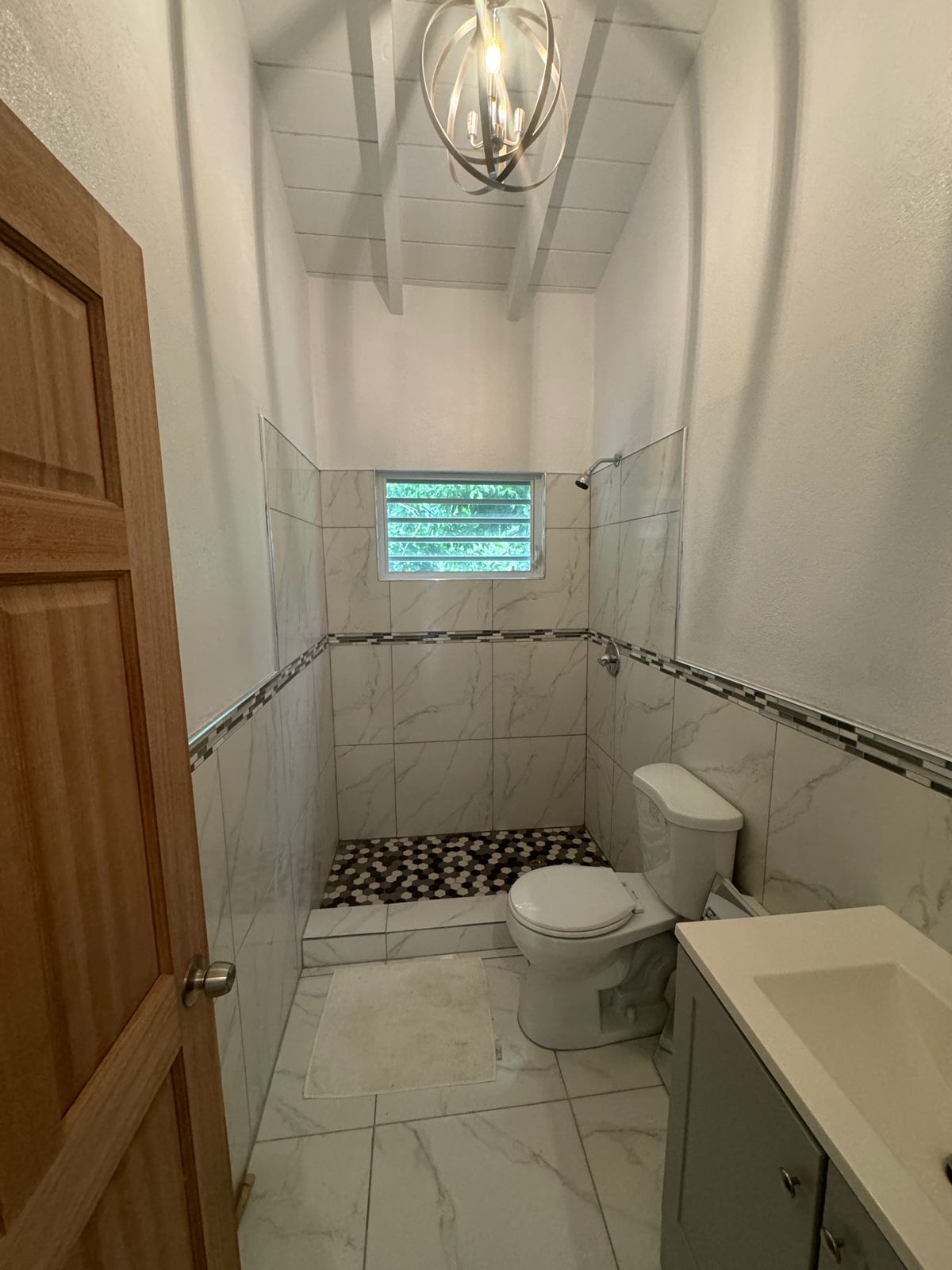 Emerald Properties - 2 Bed 2 Bath, Carrot Bay - Image 2