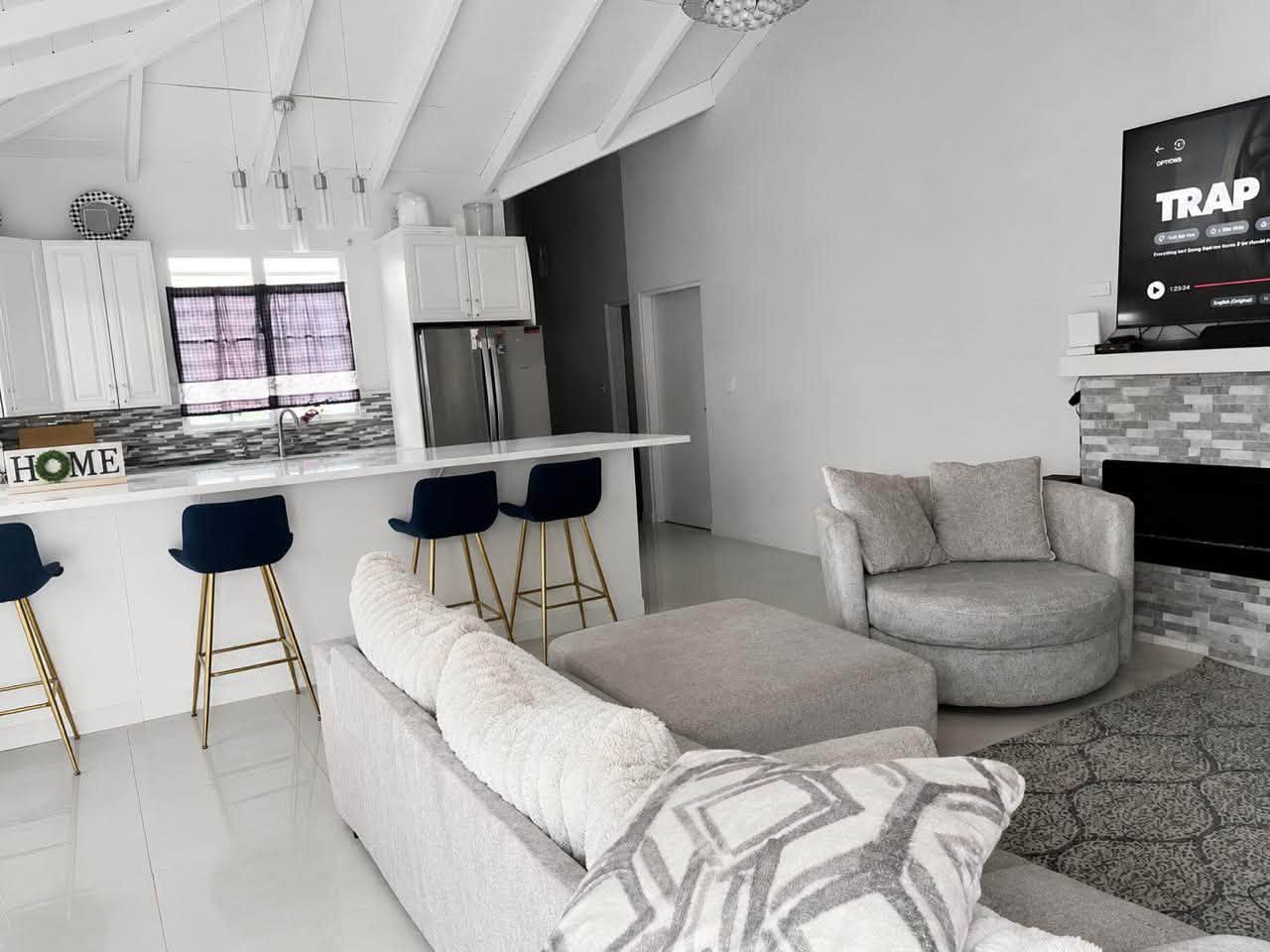 MK - SPACIOUS 2-BEDROOM APARTMENT AVAILABLE IN EAST END - Image 5