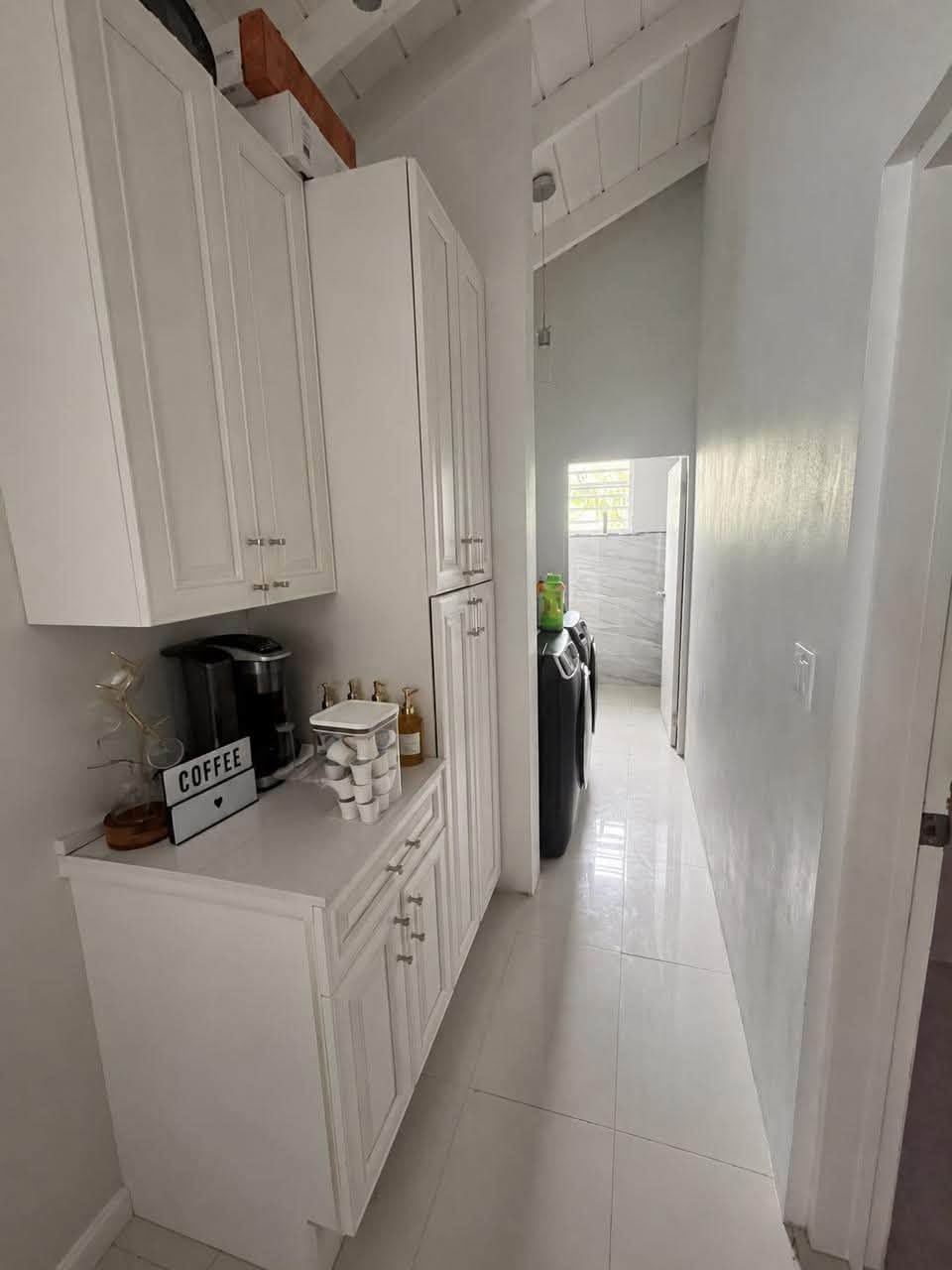 MK - SPACIOUS 2-BEDROOM APARTMENT AVAILABLE IN EAST END - Image 2
