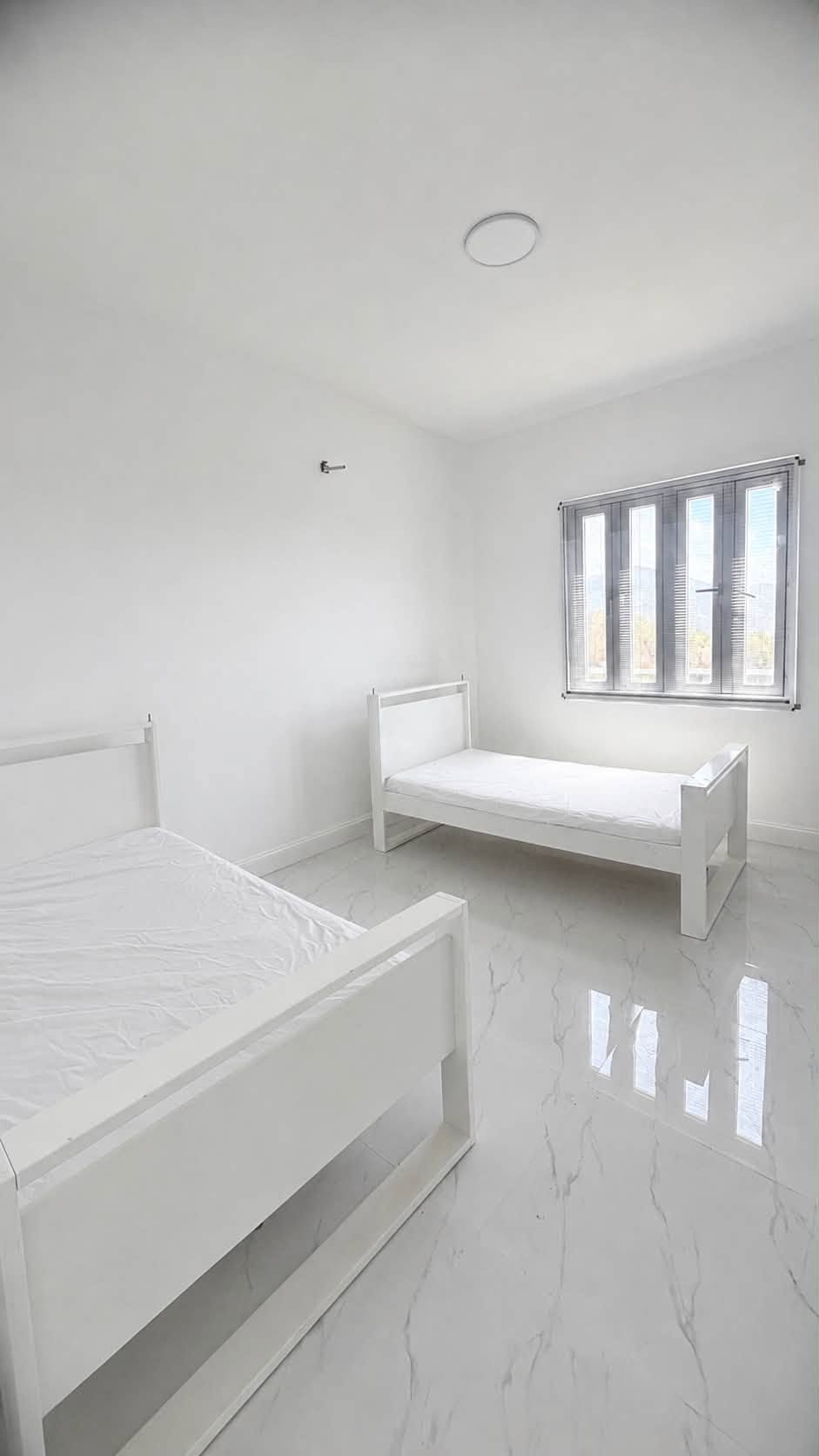 MK - MODERN & FULLY FURNISHED 2-BEDROOM APARTMENT | WEST END - Image 2