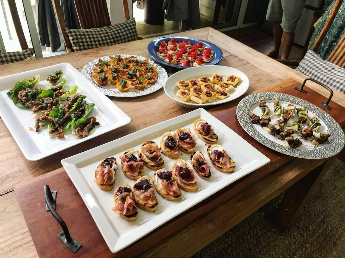 H BAKES & CANAPES - Canapes Platters - 543 6445