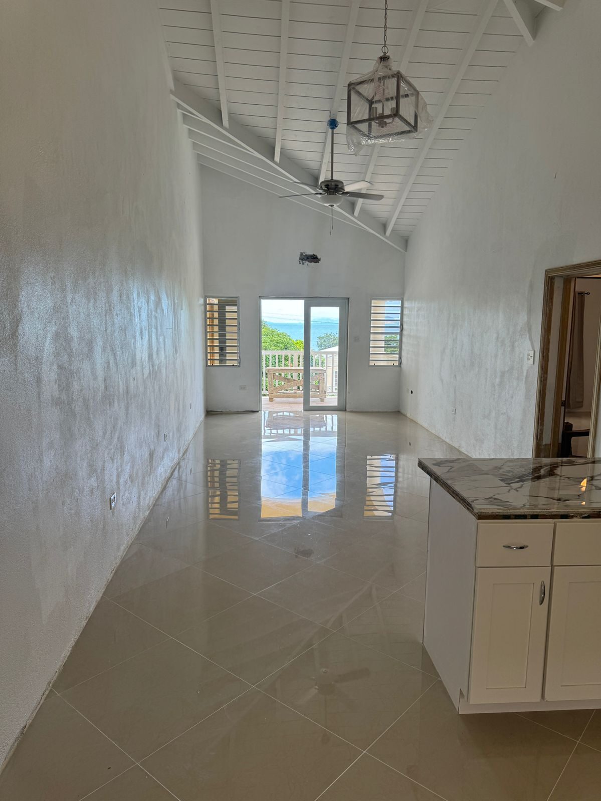 Emerald Properties - 2 Bed 2 Bath, Carrot Bay